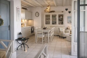 Dining - Villa Kohyli by Mediterà (Paros)