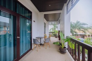 Outdoor dining - Phuket Monaburi Boutique Hotel - Deluxe Double Room 4 (Tambon Rawai)