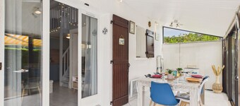 950 m from the sea, house with garden and pool