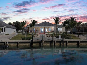 Exterior - Private Island House with dock, minutes from Hilton hotel and casino (Bailey Town)