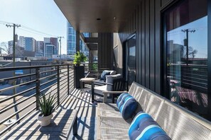 Terrace/patio - 3BDR Condo for 6 Btw Broadway & Gulch|Pool,Balcony (Nashville)