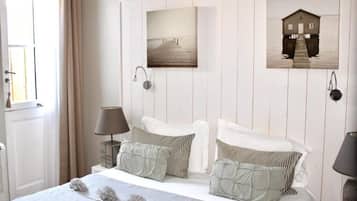 Cots/infant beds, rollaway beds, free WiFi, bed sheets