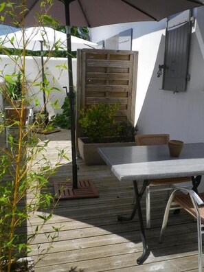 Studio | Outdoor dining - Hotel Fleur  de Re (Loix)