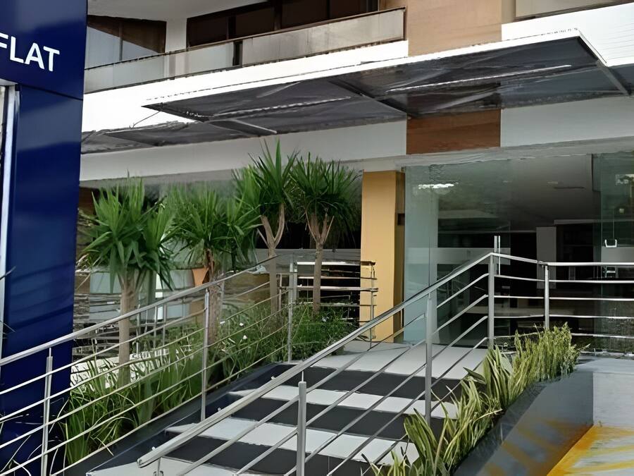 Cobertura superior, varanda coberta, vista para o mar | Detalhe da fachada