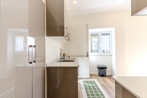 Fridge, microwave, stovetop, dishwasher - #379 Sunny Corner | Albufeira Stay (Albufeira)