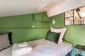 1 bedroom, desk, iron/ironing board, WiFi