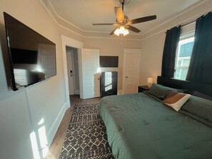 1 bedroom, WiFi - The Green Velvet Escape Romantic Stay (Jacksonville)