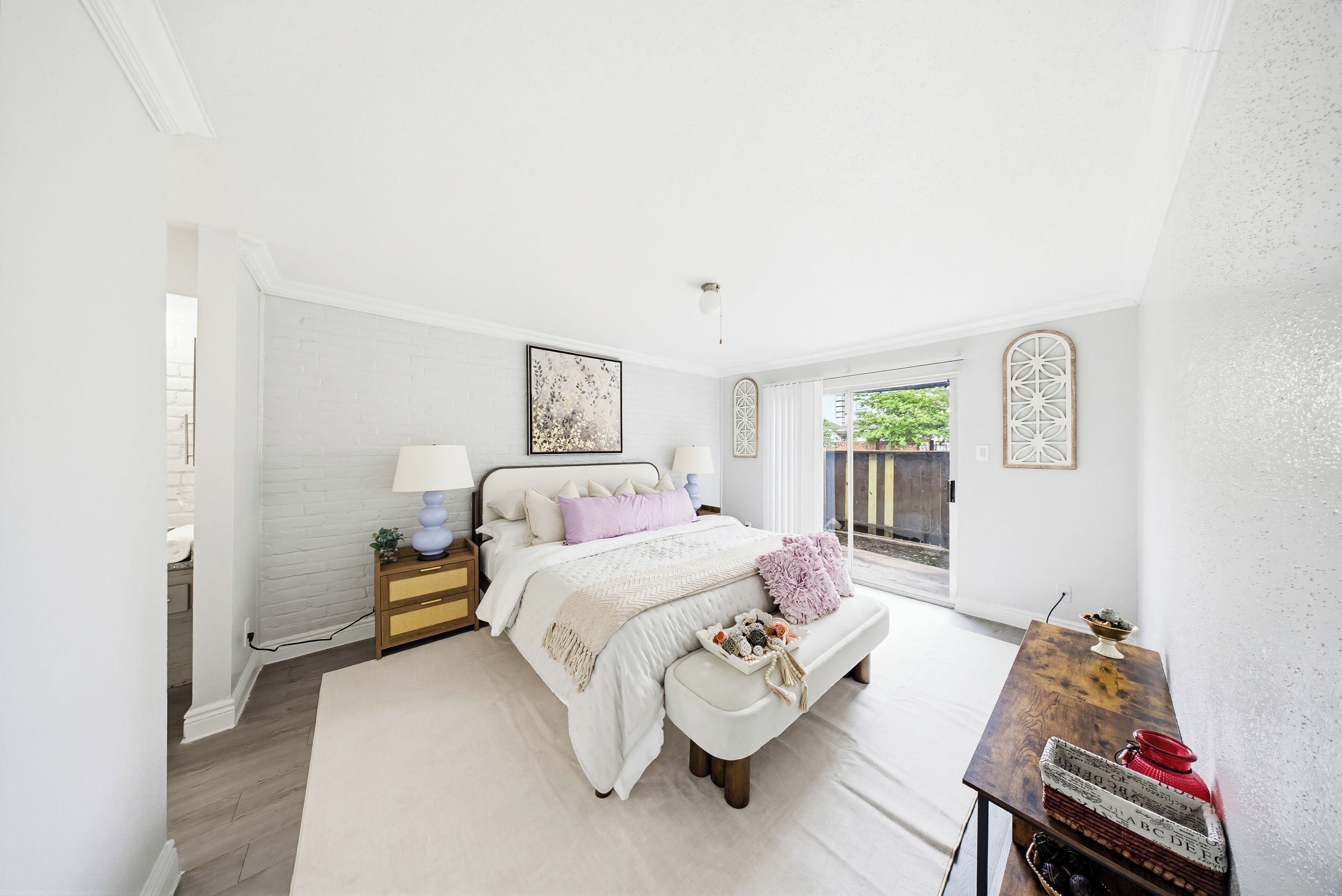 2 bedrooms, iron/ironing board, bed sheets