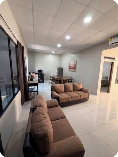 Casa Confort Ahuachapan/ 3 suites with AC & Smart Tvs