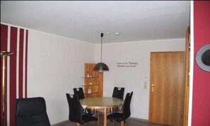 Apartment | Dining - Ferienwohnung in Wenkendorf mit Garten (Fehmarn)