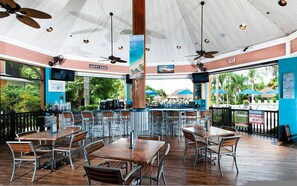 Bar (on property) - Go!#13 - BAHAMA BAY in Davenport (Davenport)