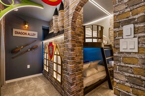 Desk, iron/ironing board, free WiFi, bed sheets - Stunning 5Bd w Pool   Game Room Near Disney 16172 (Clermont)