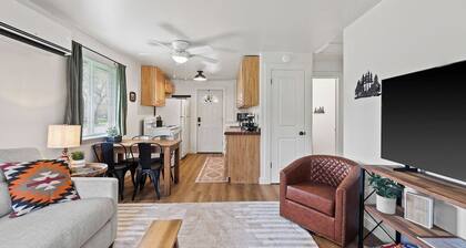 Glacier Basecamp Central Family Apt + Pickleball
