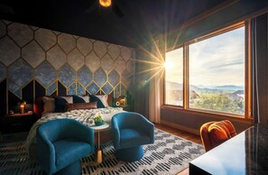 5 Schlafzimmer, Schreibtisch, Bügeleisen/Bügelbrett, Reisekinderbett
