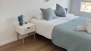 4 slaapkamers, een strijkplank/strijkijzer, wifi