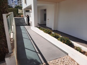 Property grounds - Holiday Apartment 'Cantinho Do Amparo' with Balcony, Wi-Fi and Air Conditioning (Portimão)
