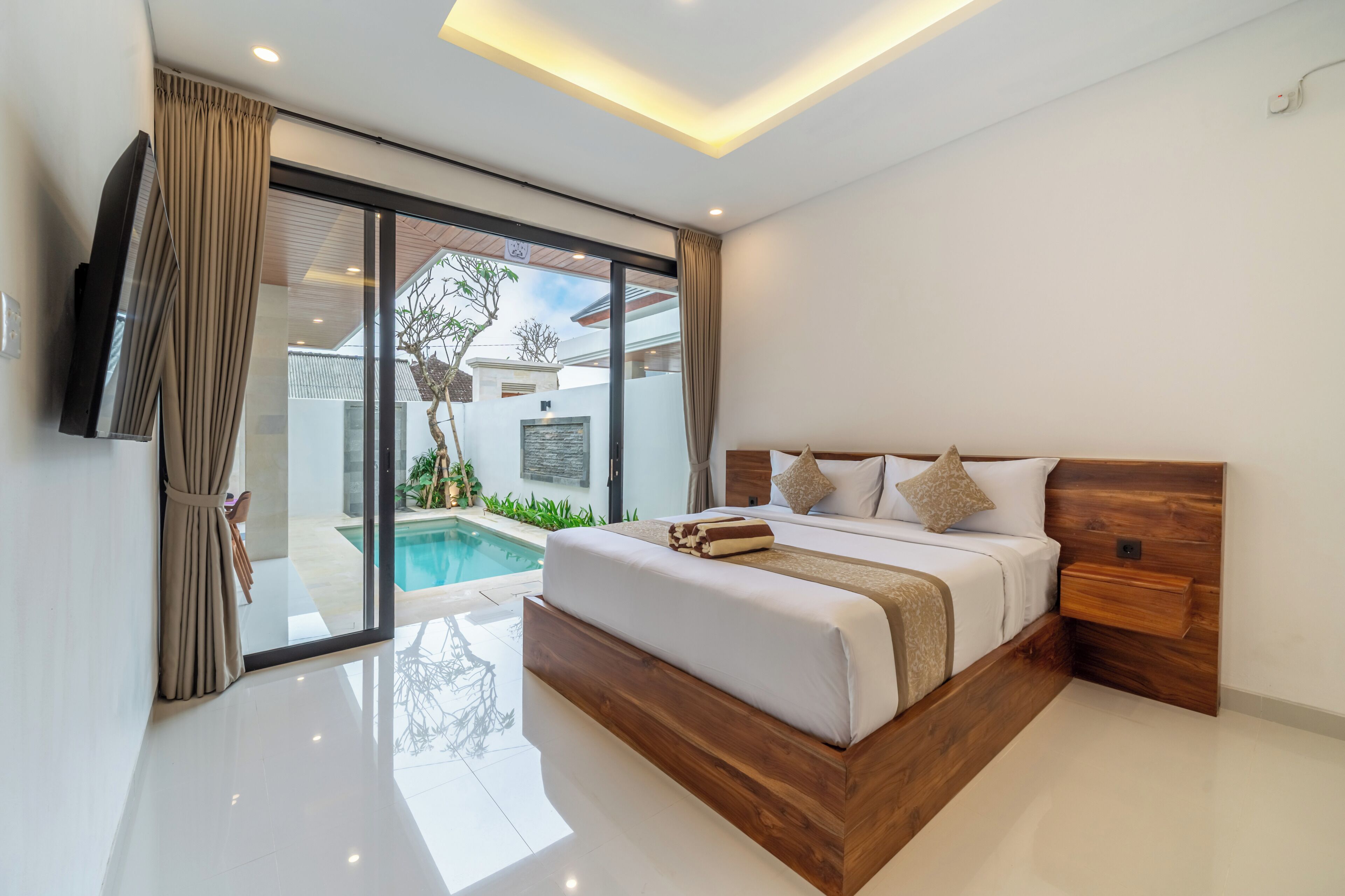 Villa, 1 Bedroom, Private Pool | In-room safe, desk, laptop workspace, free WiFi