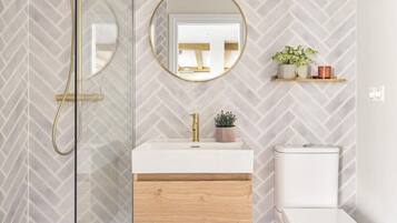 Comfort Apartment | Bathroom