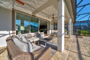 Terrace/patio - 6 mins to Disney • Game/Themed Rooms • Pool & Spa (Kissimmee)