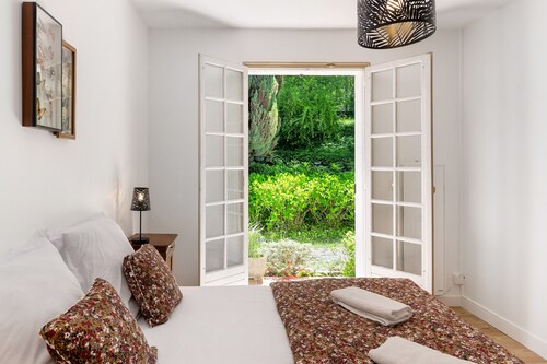 Maison de vacances avec parc, piscine privée, Wi-Fi et climatisation à Jaujac