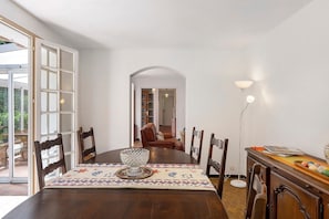 Interior - Holiday Home with Park, Private Pool, Wi-Fi, and Air Conditioning in Jaujac (Jaujac)