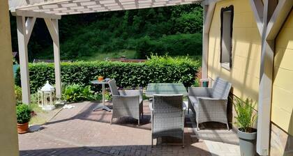 Apartment „Birkenhain“ mit Bergblick, privater Terrasse und WLAN