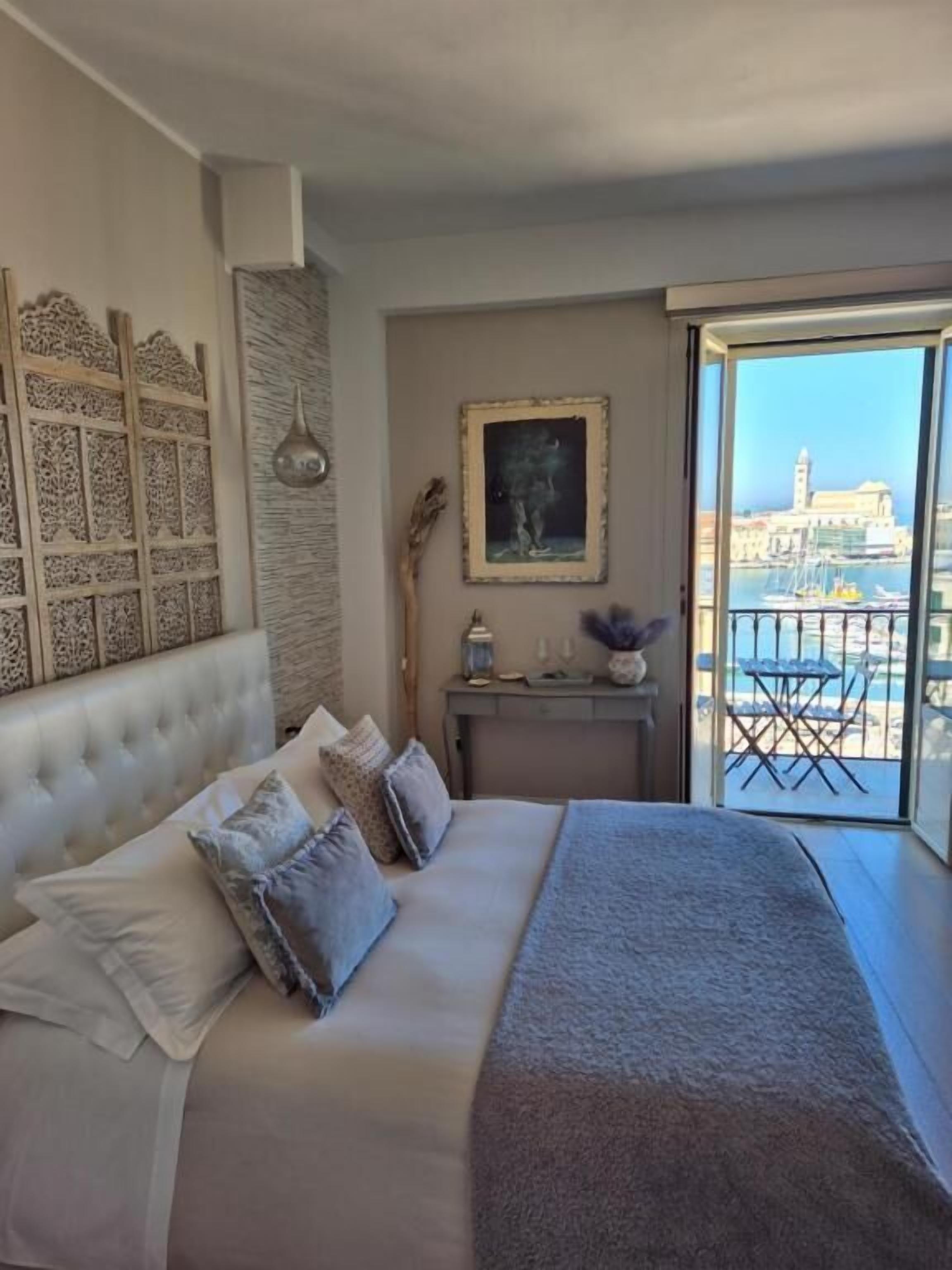 Junior Suite, Balcony, City View