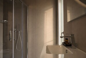 Single Room, 1 Large Single Bed, Ensuite | Bathroom -  Colonna Suites Bari (Bari)