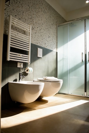 Double Room, Ensuite | Bathroom. Colonna Suites Bari