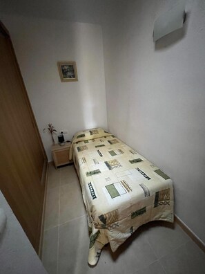 Room - Holiday Home 'Can Sais' with Mountain View, Wi-Fi and Air Conditioning (Els Masos de Pals)