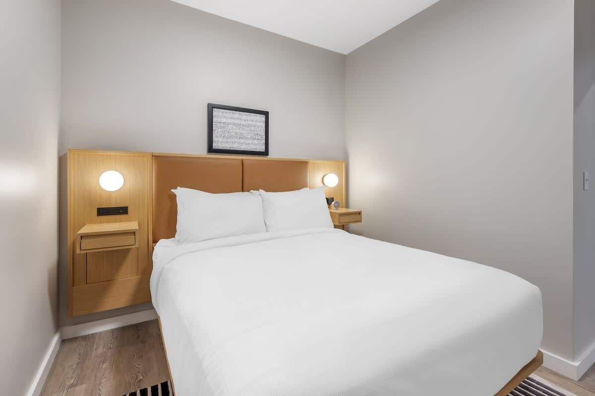 2 bedrooms, iron/ironing board, travel crib, free WiFi