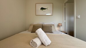1 slaapkamer, een strijkplank/strijkijzer, wifi