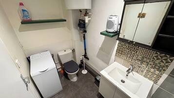 Hair dryer, towels