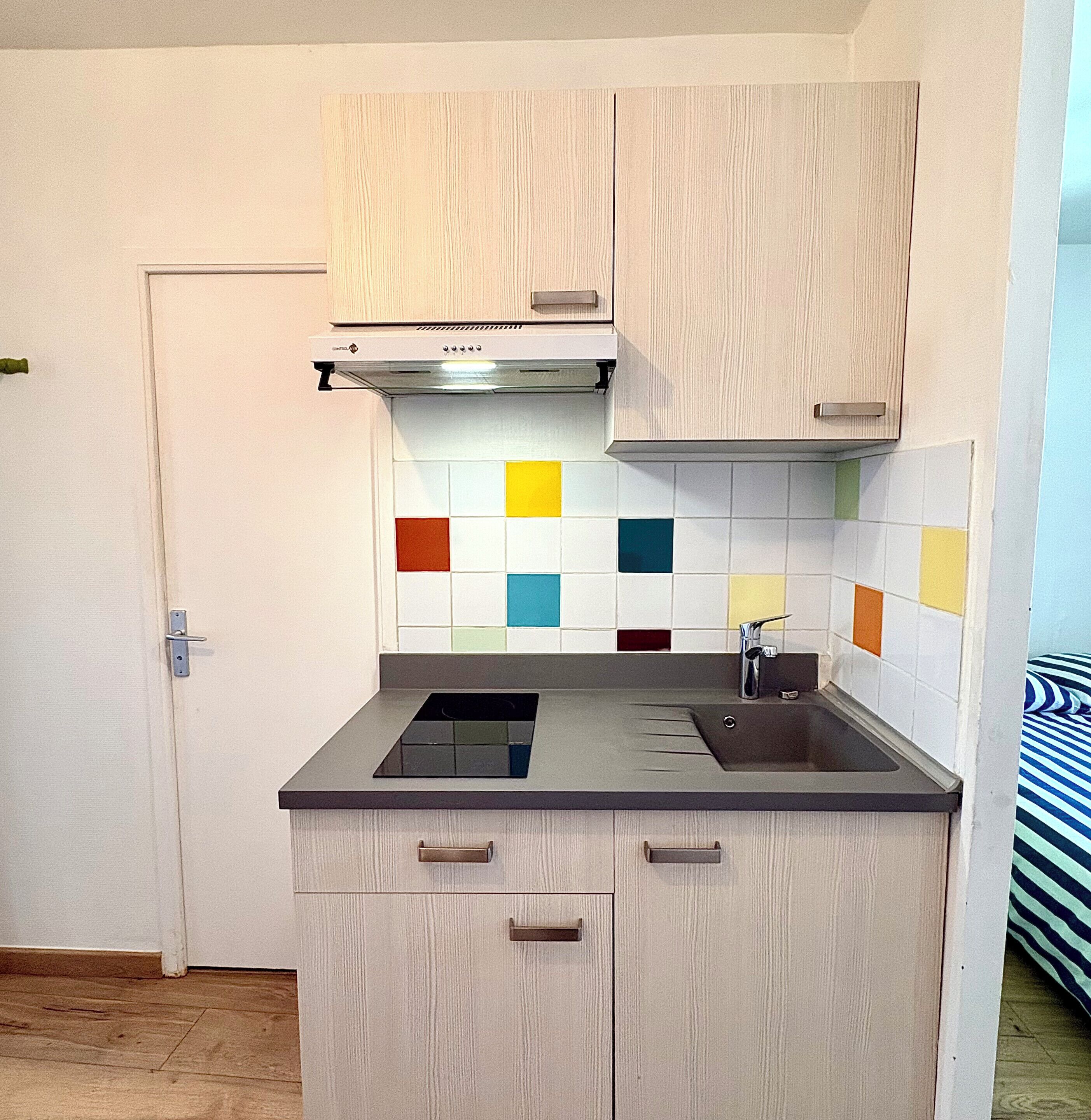 Fridge, microwave, coffee/tea maker