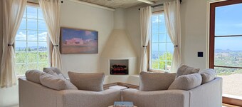 Santorini Inspired Villa • Sunset Views • Fallbrook