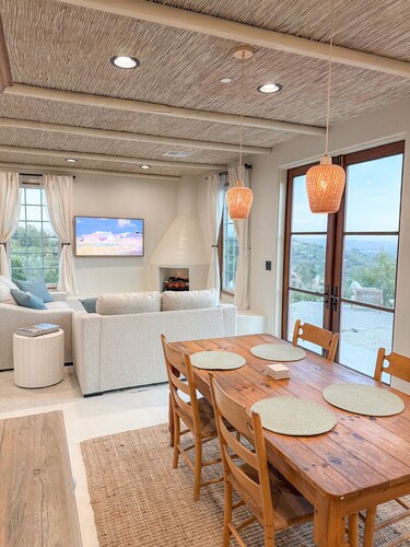 Santorini Inspired Villa • Sunset Views • Fallbrook