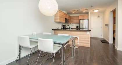 Comfortable Sherbrook Condo | 2 Bed | 1 Bath |