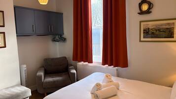 1 bedroom, desk, iron/ironing board, WiFi