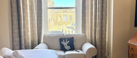 1 bedroom, desk, iron/ironing board, WiFi