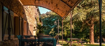 Spacious 10-Person Holiday Home – Gîte de la Fontaine – Les Cammazes