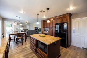 Interior - Perfect 5BR Gilbert Retreat-Heated Pool+Waterslide (Gilbert)