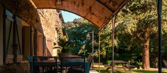 Gîte De La Fontaine – Entire Property, Sleeps 13, Les Cammazes