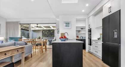 Witton Breeze Modern Seaside Stay by Jetty and Cafs