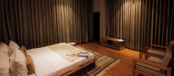 SWAR Kasauli - Suites Cuisine Cave Club