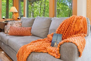 Smart TV, fireplace - Secluded Smoky Mountain Cabin, Firepit and Views (Bryson City)