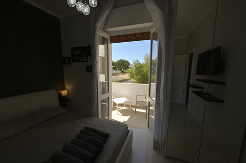 Double Room 1 with Wi-Fi and Air Conditioning