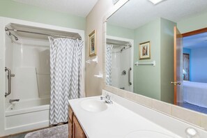 Towels - JL #305 - Time Out I - Oceanfront Duplex - Pool (Kill Devil Hills)