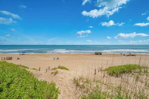 On the beach - JL #305 - Time Out I - Oceanfront Duplex - Pool (Kill Devil Hills)