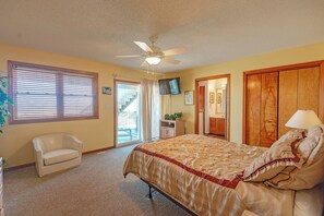 5 bedrooms, free WiFi, bed sheets - JL # 307 - Time Out II - Oceanfront Duplex - Pool (Kill Devil Hills)