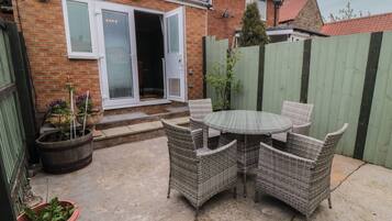Cottage | Outdoor dining